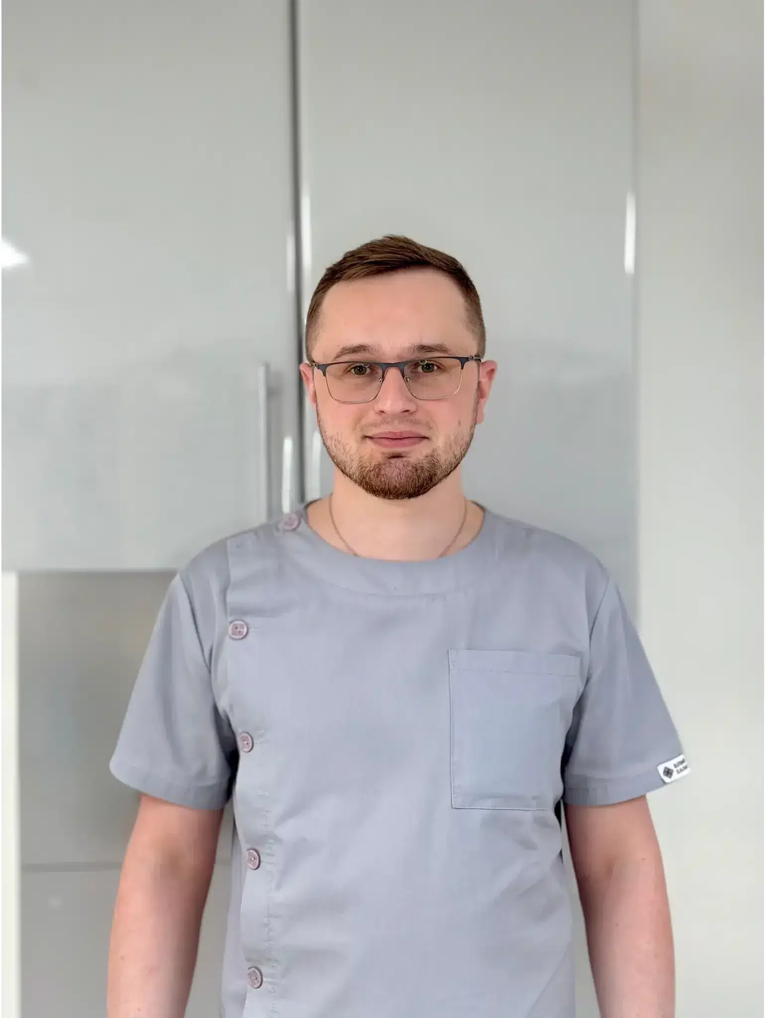 Хартоняк Едуард Анатолійович — стоматолог-терапевт